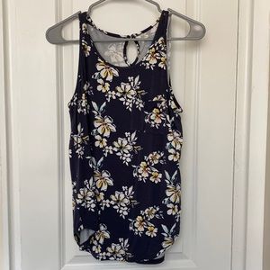 NWOT Market & Spruce tank